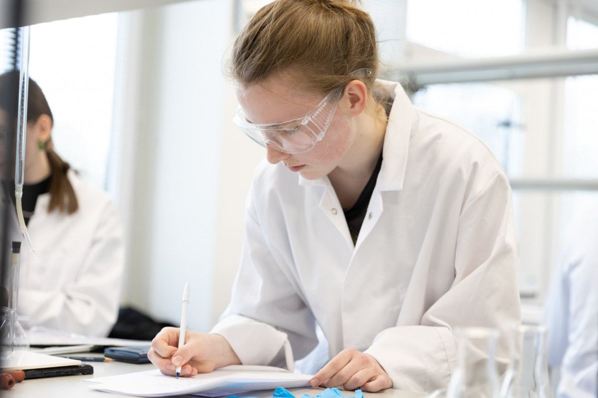 Emilia Sebeckis tarp geriausių šalies jaunųjų chemikų