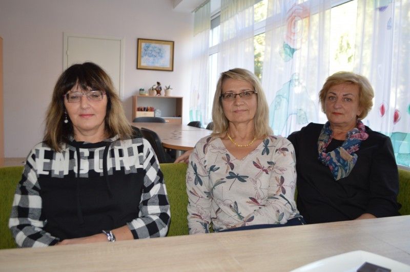 Auklėtojos Snieguolė Kairienė, Violeta Petravičienė ir pavaduotoja ūkio reikalams Snieguolė Viskontienė – ilgametės lopšelio-darželio „Nykštukas“ darbuotojos – atskleidė įvairias savo darbo puses.