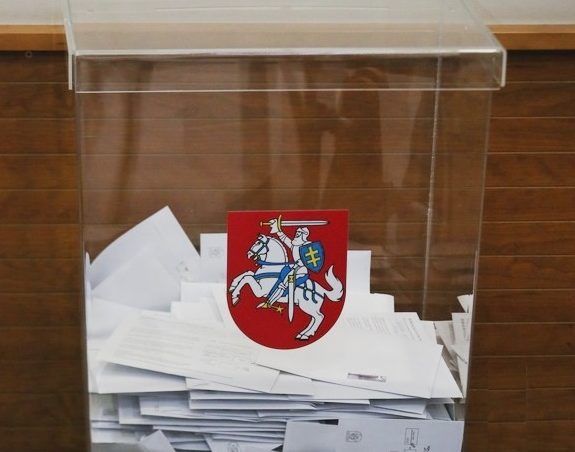 Pusiaukelę įveikusi miesto Taryba ne tik giriama, bet vadinama ir pelyte po šluota, ir labai niūraus laiko Taryba