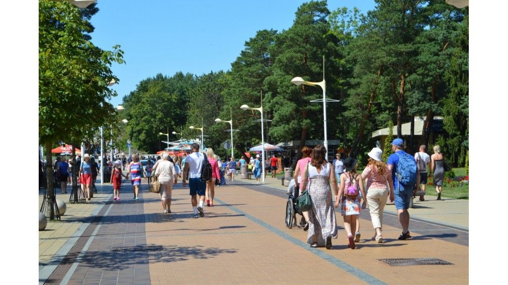Nuo birželio iki rugsėjo J. Basanavičiaus gatvėje draudžiamas elektrinių paspirtukų, dviračių bei velomobilių eismas