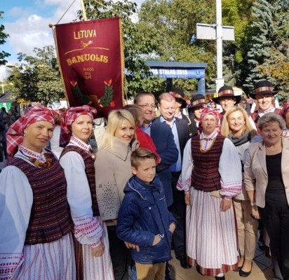 „Palangos stalas“ minių nepriviliojo, kandidatai į Seimą – ryškūs šventės personažai
