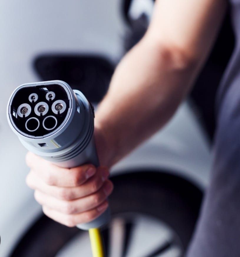 Palanga sako dar didesnį „taip“ elektromobiliams – 2024-ųjų pabaigoje turės daugiau kaip 40 naujų vietų netaršiems automobiliams įkrauti