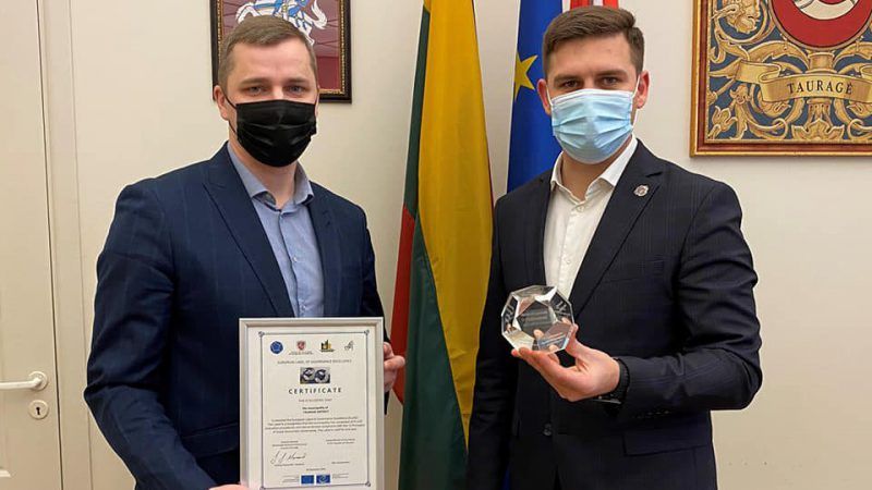 Tarp 14 savivaldybių apdovanotų ET ženklu už nepriekaištingą valdymą, Palangos nėra, tačiau ET Parlamentinė Asamblėja kurortui skyrė Europos garbės ženklą 2017 metais