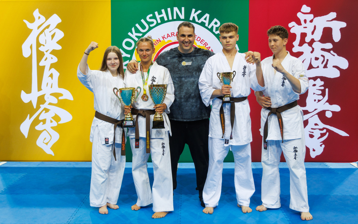 Palangos karate kyokushin mokyklos "Shodan" auklėtiniai Lietuvos J16 ir U21 čempionate iškovojo net 2 kelialapius į Europos karate čempionatą!
