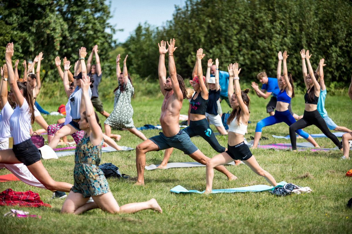 Šeštus metus rengiamas nemokamas sveikatingumo, sporto ir meno festivalis „1000 saulių“ įvyks rugpjūčio 20-22 dienomis