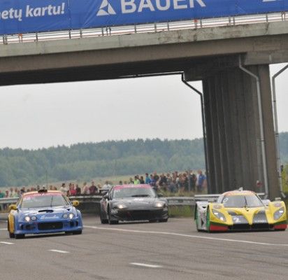 Keturioliktosios 1000 km lenktynės statistikos veidrodyje
