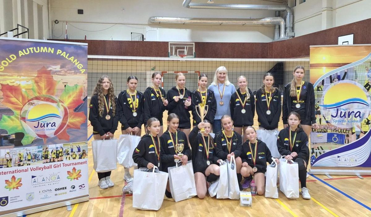 Palangos U13 tinklininkės iškovojo sidabro medalius turnyre Palangos Auksinis ruduo 2024