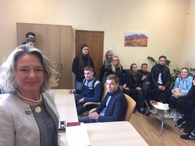 Kurorto gimnazistams įspūdį paliko asmenų sulaikymo kambarys