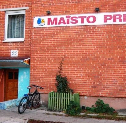 Parduotuvės daugiabučiuose: vieniems – patogumas, kitiems – galvos skausmas
