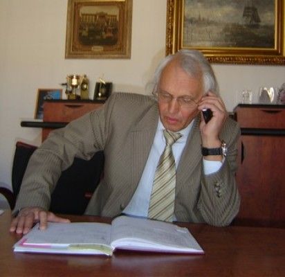V.Žulkus aktyviai dalyvavo kuriant tiek institutą, tiek Istorijos katedrą Klaipėdos universitete. Ir daug smagių istorijų apie tuos kūrimus gali papasakoti.