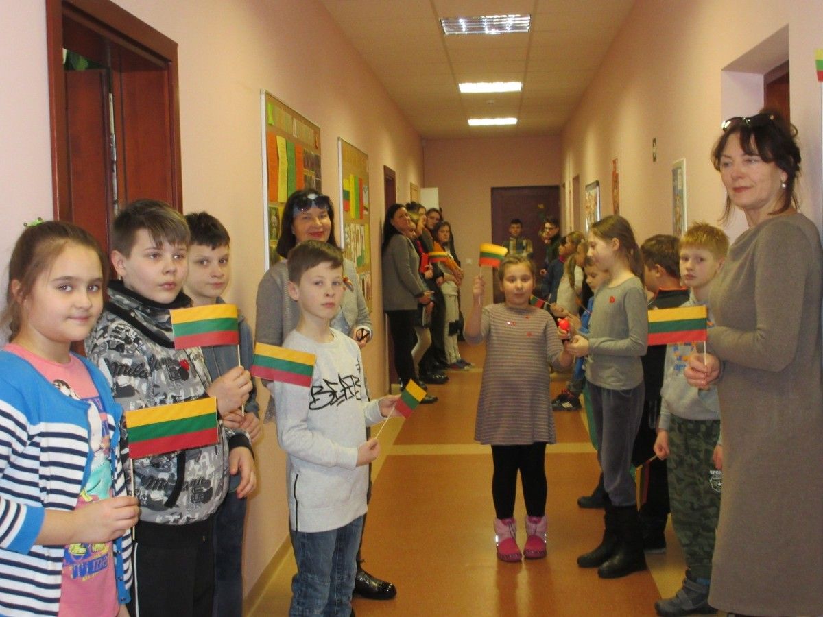 Žinutė, skirta Lietuvos valstybės atkūrimo 100-mečiui, butelyje Baltijos jūroje