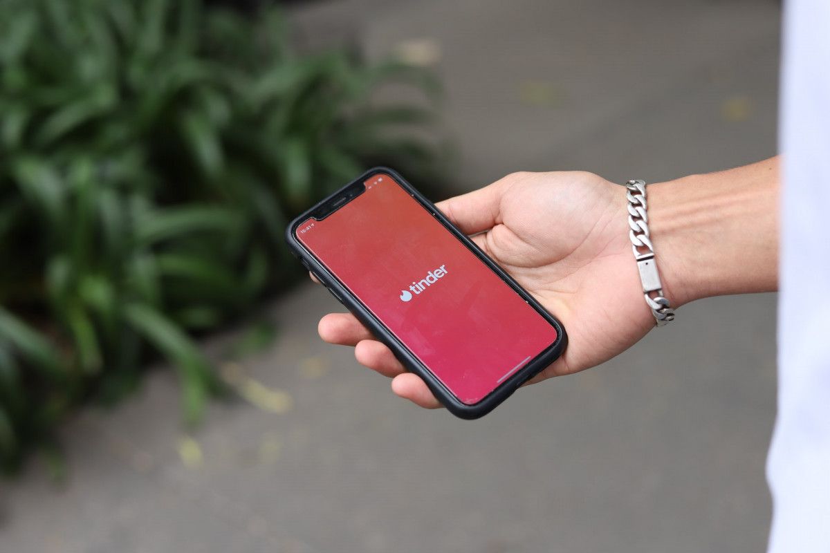 Meilei netaupo: žmonės daugiau perka mokamas pažinčių programėlės „Tinder“ paslaugas