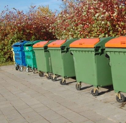 Vietinės rinkliavos dilema: skoloms augant ją didinti ar užkrauti biudžetui