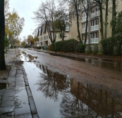 Vos palijus, Kastyčio gatvėje teliuškuoja nemenkos balos.