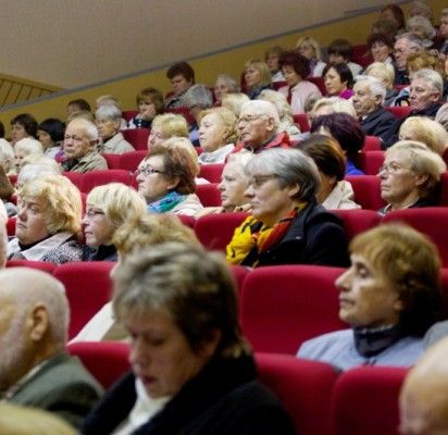 Išklausius informaciją vyko paskaita „Kaip pergudrauti stresą ir išlikti nugalėtoju“.