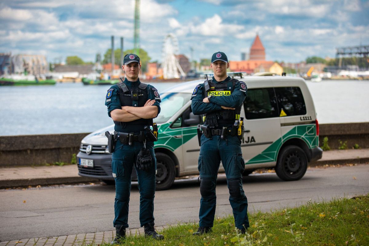 Minint Tarptautinę antikorupcijos dieną policijos pareigūnai ragina saugoti savo reputaciją – prasižengus nebandyti „susitarti“