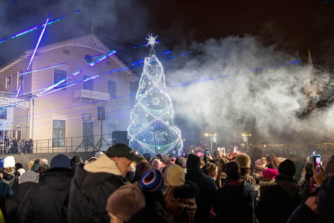 Palanga įžiebė savo eglę! (FOTOGALERIJA)