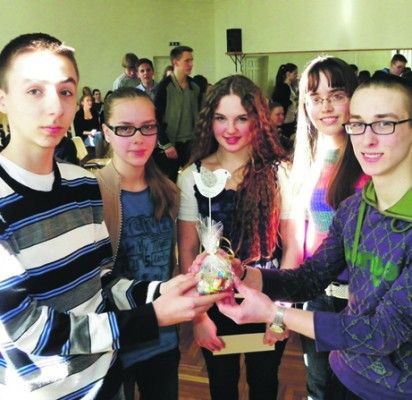 „Protmūšio“ nugalėtojai – IC klasės komanda: nuo kairės pusės V. Gavelis, I. Šimkutė, K. Gadeikytė, K. Ostroverch, D. Kasperavičius.
