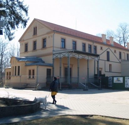 Palangos miesto apylinkės teismas nusprendė panaikinti ginčytinas dovanojimo bei pirkimo-pardavimo sutartis ir grąžinti Palangos miesto savivaldybės nuosavybėn Kurhauzo priklausinius.