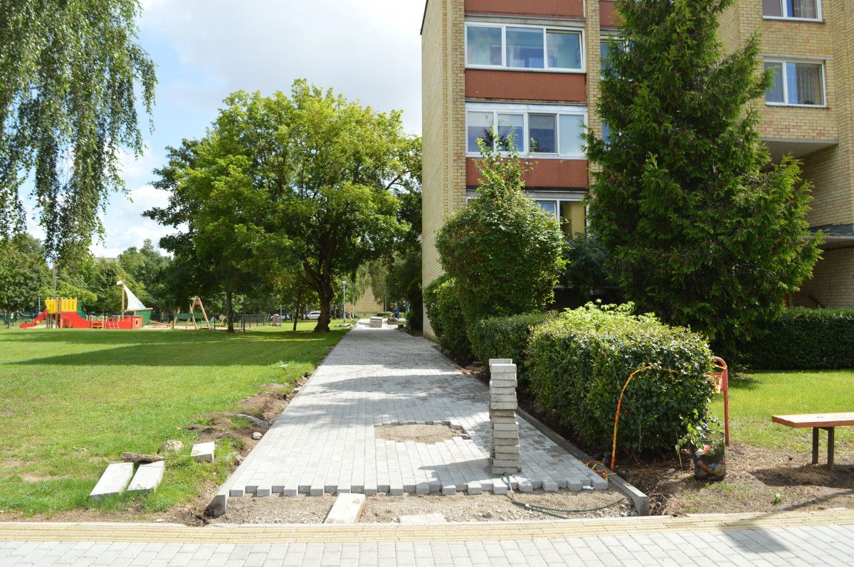 Tęsiami gyvenamosios aplinkos tvarkymo darbai