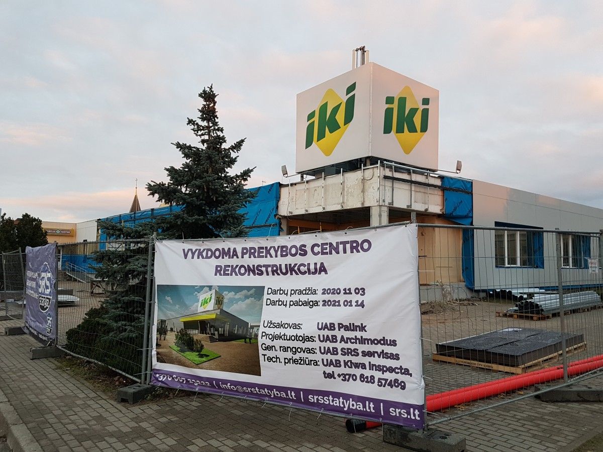 „Palangos tiltas" išsprendė bėdą: po straipsnio „Iki“ parduotuvės rekonstrukcijos rangovas UAB „SRS Servisas“ suskubo įrengti pagrindinį įėjimą į „Camelia“ vaistinę