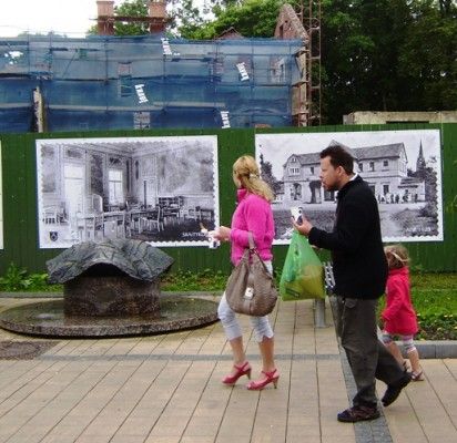 Restauruojamo Palangos kurhauzo tvorą papuošė istorinės nuotraukos