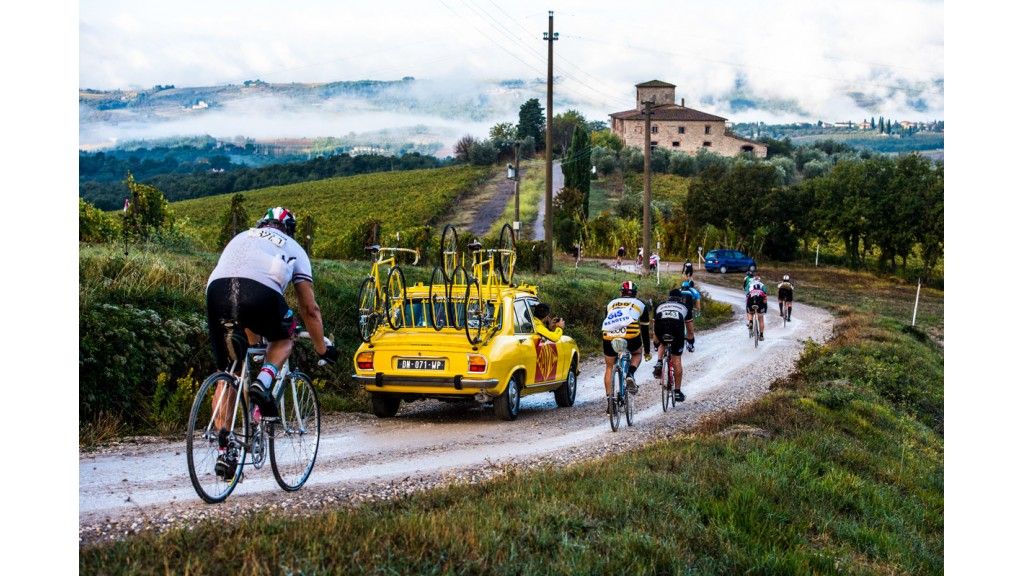 Vintažinių dviračių pedalus mins siekdami palengvinti sergančių mažųjų palangiškių kasdienybę