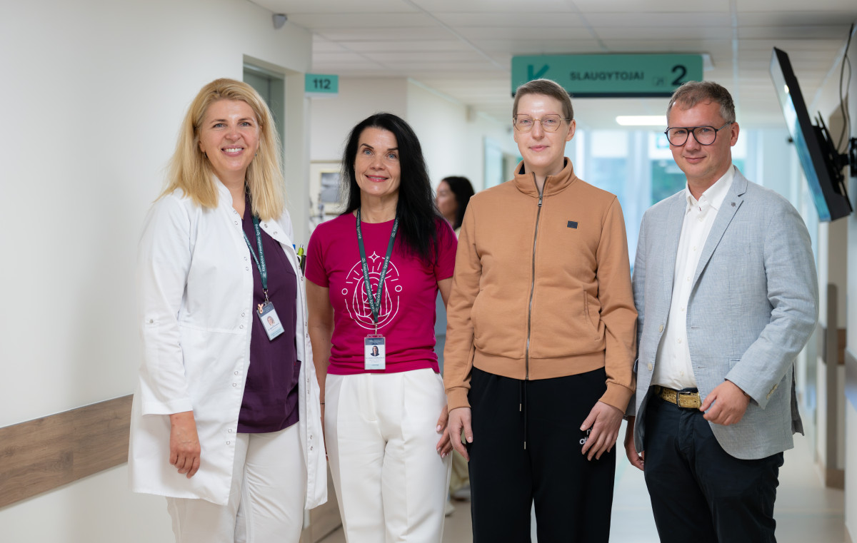 A Čižauskaitė, KUL direktorė ekonomikai ir valdymui Jūratė Grubliauskienė, pacientė Rasa, profesorius P. Pluta