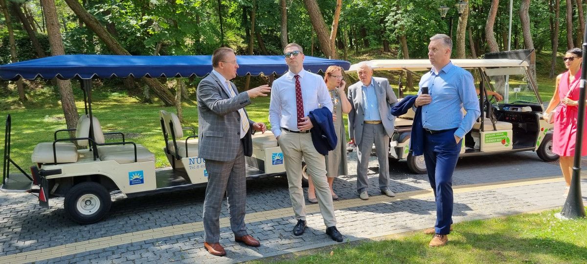 Ministrų bumas Palangoje: ketvirtadienį lankėsi Energetikos ministras Dainius Kreivys, o penktadienį – Kultūros ministras Simonas Kairys (FOTO GALERIJA)
