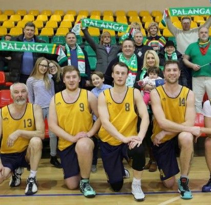 Vasario 16-osios politinių partijų krepšinio turnyre konservatoriai pranoko socialdemokratus
