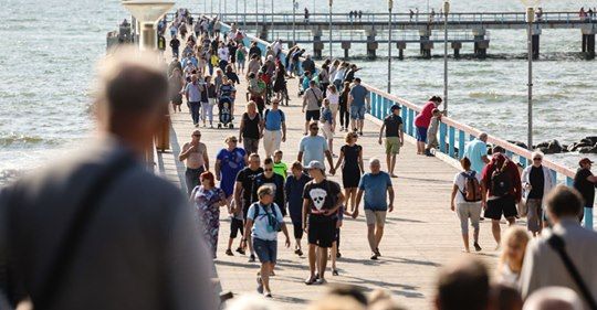 Palanga saugo savo gyventojus: nei viešbučiai, nei butai svečių priimti nebegali. Meras Šarūnas Vaitkus: "Tai buvo bene sunkiausias mano sprendimas man vadovaujant Palangos savivaldybei"