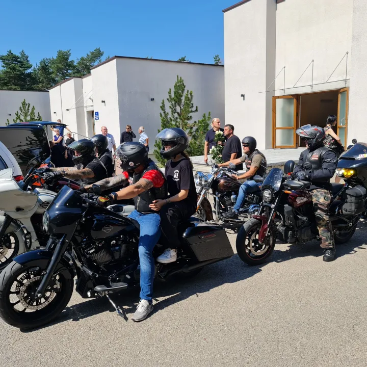 Į paskutinę kelionę išlydėtas Vaidas Šimaitis (FOTO GALERIJA) – nuotrauka 2