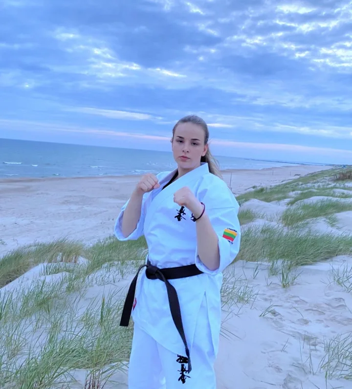 Palangos „Shodan“ mokyklos karatistė Julija Balčiūtė tobulinosi tarptautinėje stovykloje