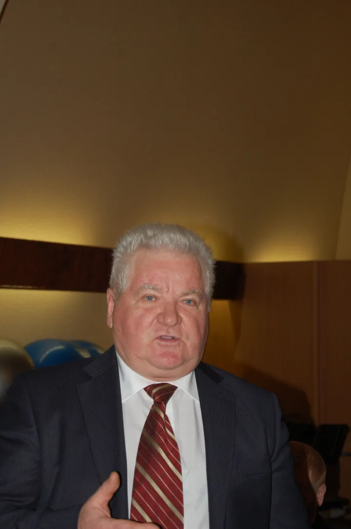 Justinas Masalskas: „Jubiliejui dovanų gavau LSDP pirmininko Algirdo Butkevičiaus sveikinimą, o po to Dano Palucko išrašą iš protokolo apie pašalinimą iš partijos”.