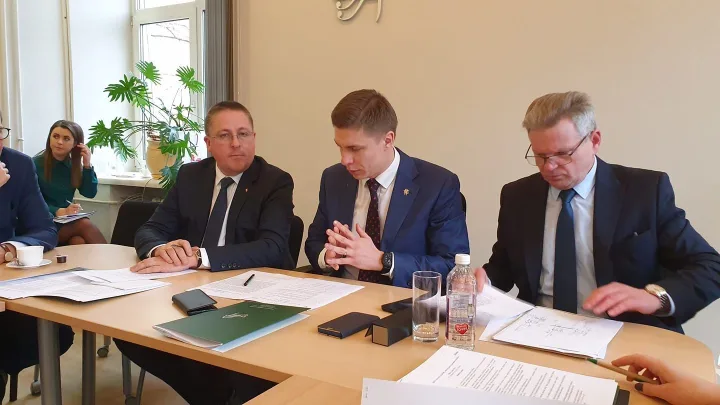 Valstybės lėšos vietos keliams nebus mažinamos – nuotrauka 1