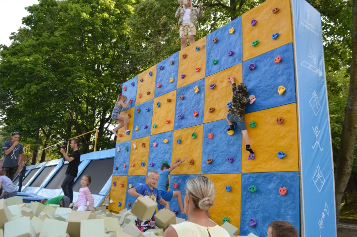 Palangoje per pusę tūkstančio vaikų pirmą kartą pasisveikino su jūra – nuotrauka 13