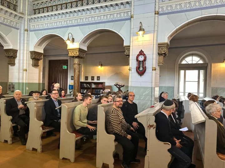 Palangos senosios gimnazijos moksleiviai Vilniuje susitiko  su romų ir žydų bendruomenėmis – nuotrauka 8