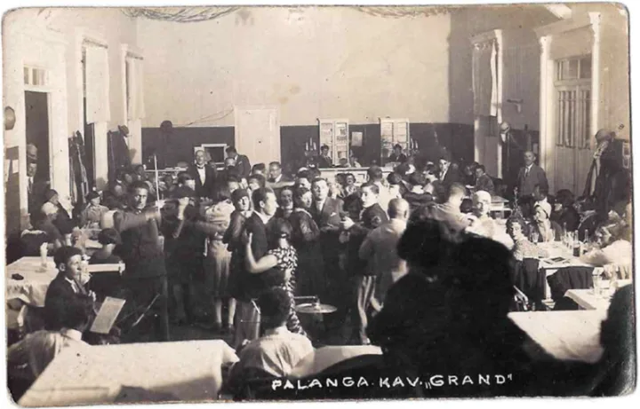 Kavinė „Grand“ Palangoje, kurioje grodavo Hofmeklerių ansamblis. 1929 m. Iš Ernos Žukauskienės albumo
