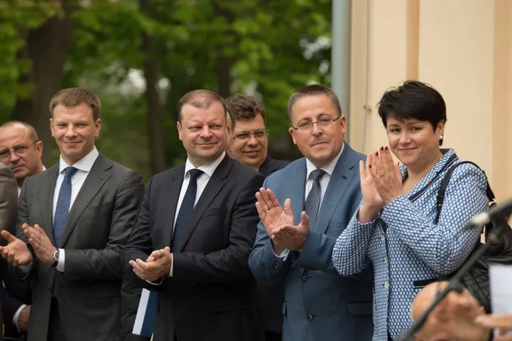 Alėjos atidaryme dalyvavo daug garbių svečių.