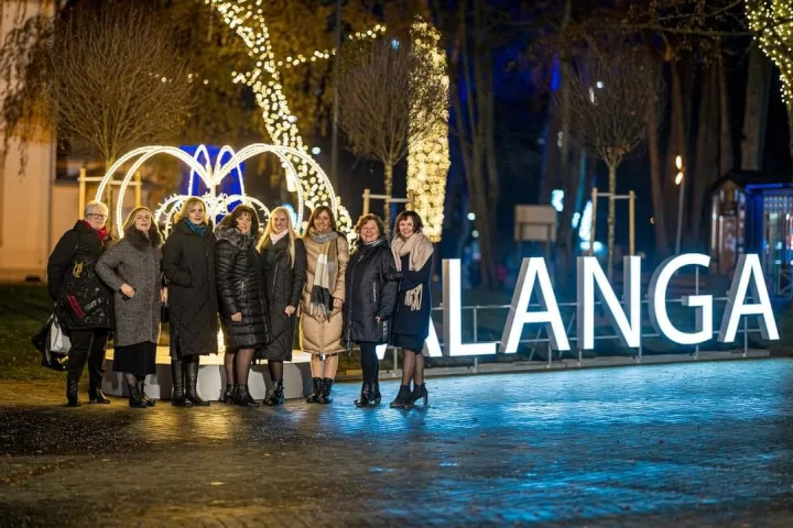Palanga įžiebė savo eglę! (FOTOGALERIJA) – nuotrauka 4