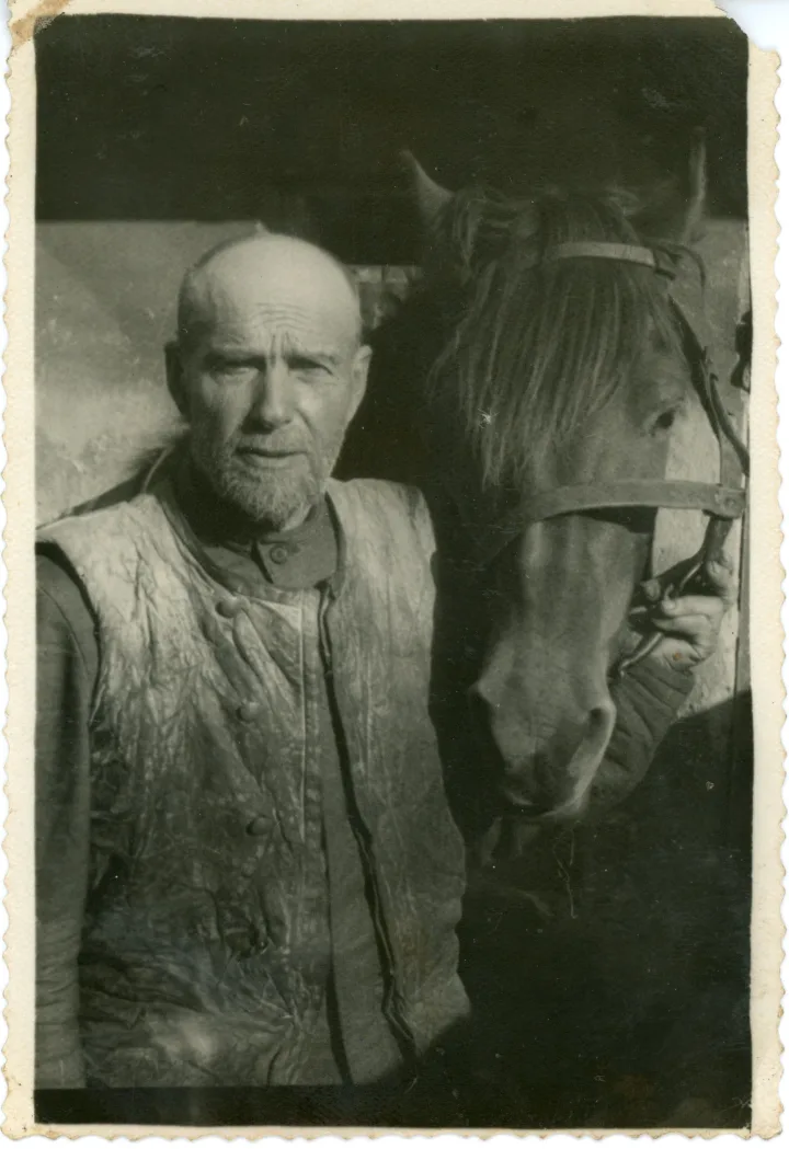 Knygnešys Juozapas Raudys. Apie 1950 m. Iš Z. Beržanskytės šeimos albumo