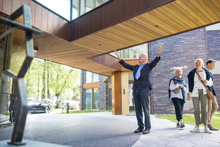 Proproproprosenelio gamintos plytos sugulė švedų karaliaus rūmuose, o verslo paveldėtojo – architekto Donato Rakausko projektuose Palangoje – nuotrauka 2