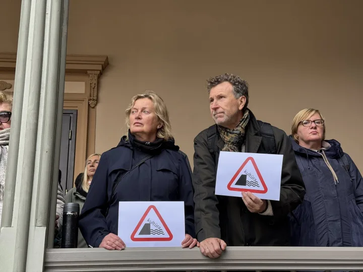 Palangiškiai ir miesto svečiai klausėsi M. K. Čiurlionio simfoninės poemos „Jūra” – mūsų kultūros himno ir įspėjamosios sirenos prieš antikultūrą (FOTO GALERIJA) – nuotrauka 1