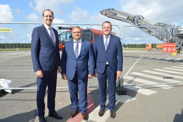 Susisiekimo ministras Marius Skuodis paskelbė oficialią Palangos oro uosto rekonstrukcijos pradžią (FOTO GALERIJA, PAPILDYTA MERO ŠARŪNO VAITKAUS KOMENTARU) – nuotrauka 5