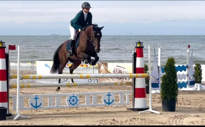 Pirmosios Lietuvoje žirgų konkūrų varžybos ant jūros kranto “PALANGA BEACH HORSE SHOW 2022” – nuotrauka 1