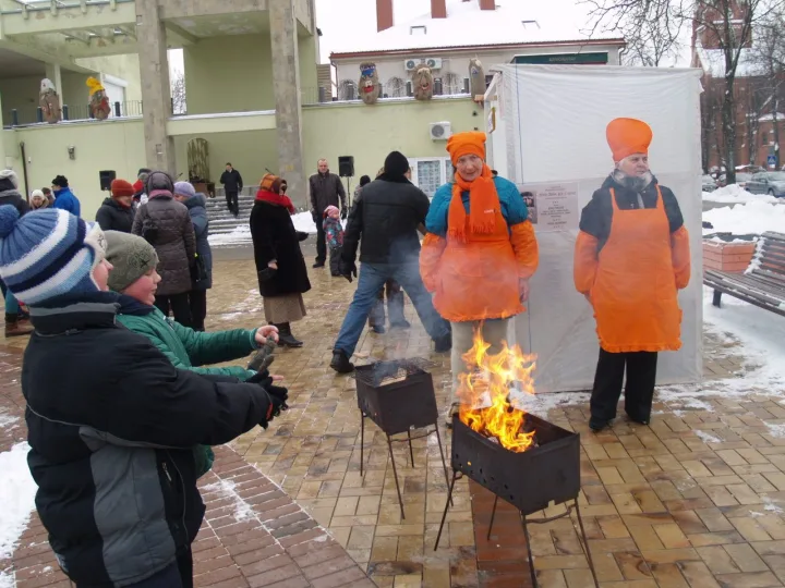 Palangiškiai vijo žiemą iš kiemo – nuotrauka 1