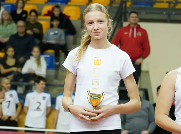 Palangos sporto centro vidurio blokuotoja Deimantė Pečiulytė, pripažinta geriausia komandos žaidėja