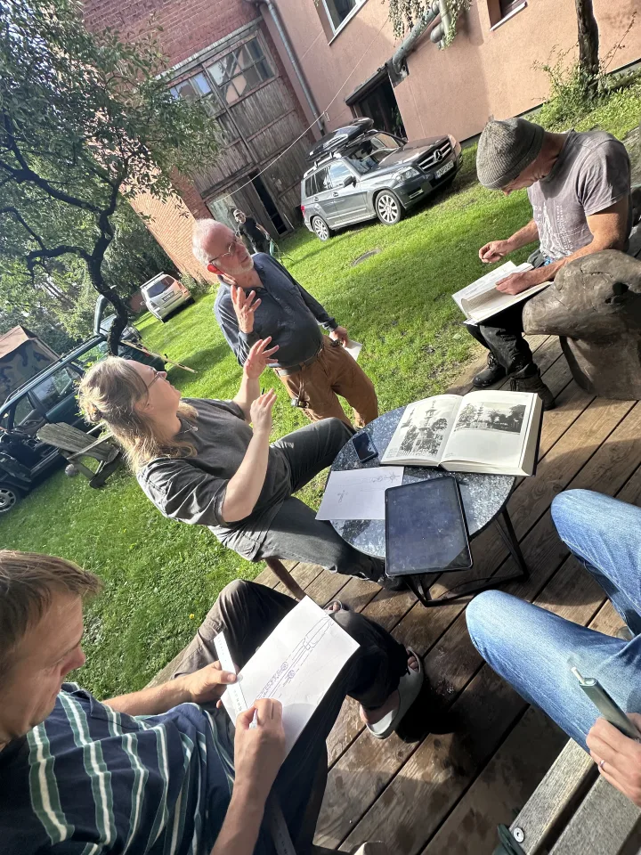 Šią savaitę Palangoje – proga gyvai pamatyti, kaip gimsta kryžiai ir koplytstulpiai – nuotrauka 3