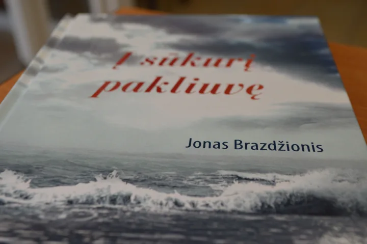 „Į sūkurį pakliuvę“ – jau penktoji mokytojo išleista knyga.
