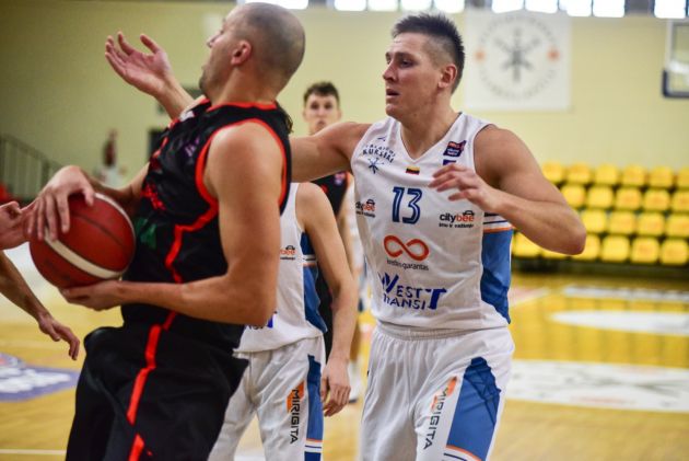 „Kuršiai“ namie užtikrintai susitvarkė su „Delikatesu“